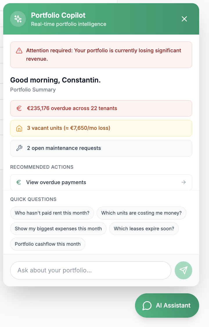 IMMODESK AI Assistant (Portfolio Copilot) panel showing portfolio alerts, overdue rent, vacancies and quick questions.